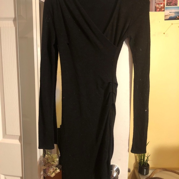 Aritzia long sleeve dress - Picture 3 of 3
